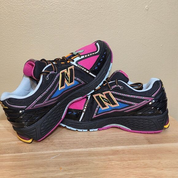 New Balance 1906R Neon Nights Black Pink M1906RCP Men's Size 9 Women's 10.5 - Picture 4 of 7